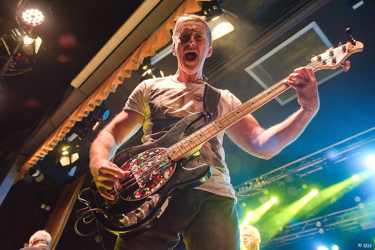 Mňága a Žďorp zahrála v Plzni, našla si tam sborové zpěvačky