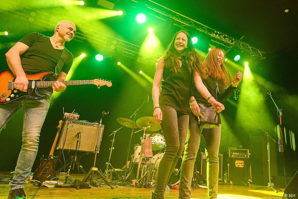 Mňága a Žďorp zahrála v Plzni, našla si tam sborové zpěvačky