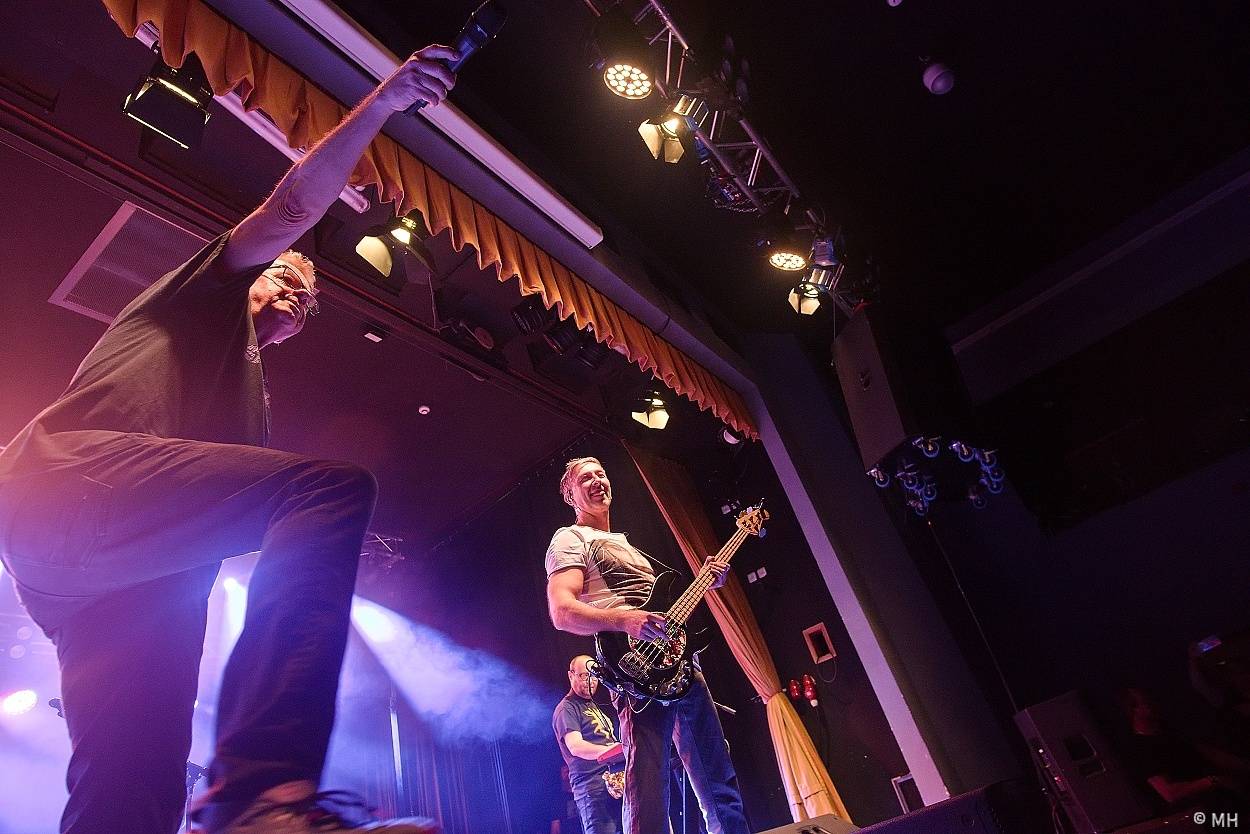 Mňága a Žďorp zahrála v Plzni, našla si tam sborové zpěvačky