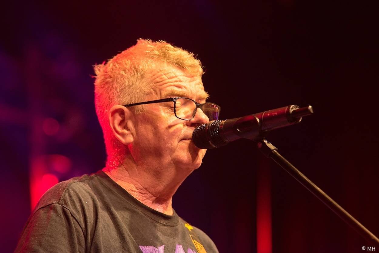 Mňága a Žďorp zahrála v Plzni, našla si tam sborové zpěvačky