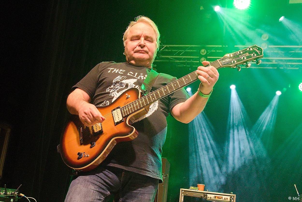 Mňága a Žďorp zahrála v Plzni, našla si tam sborové zpěvačky