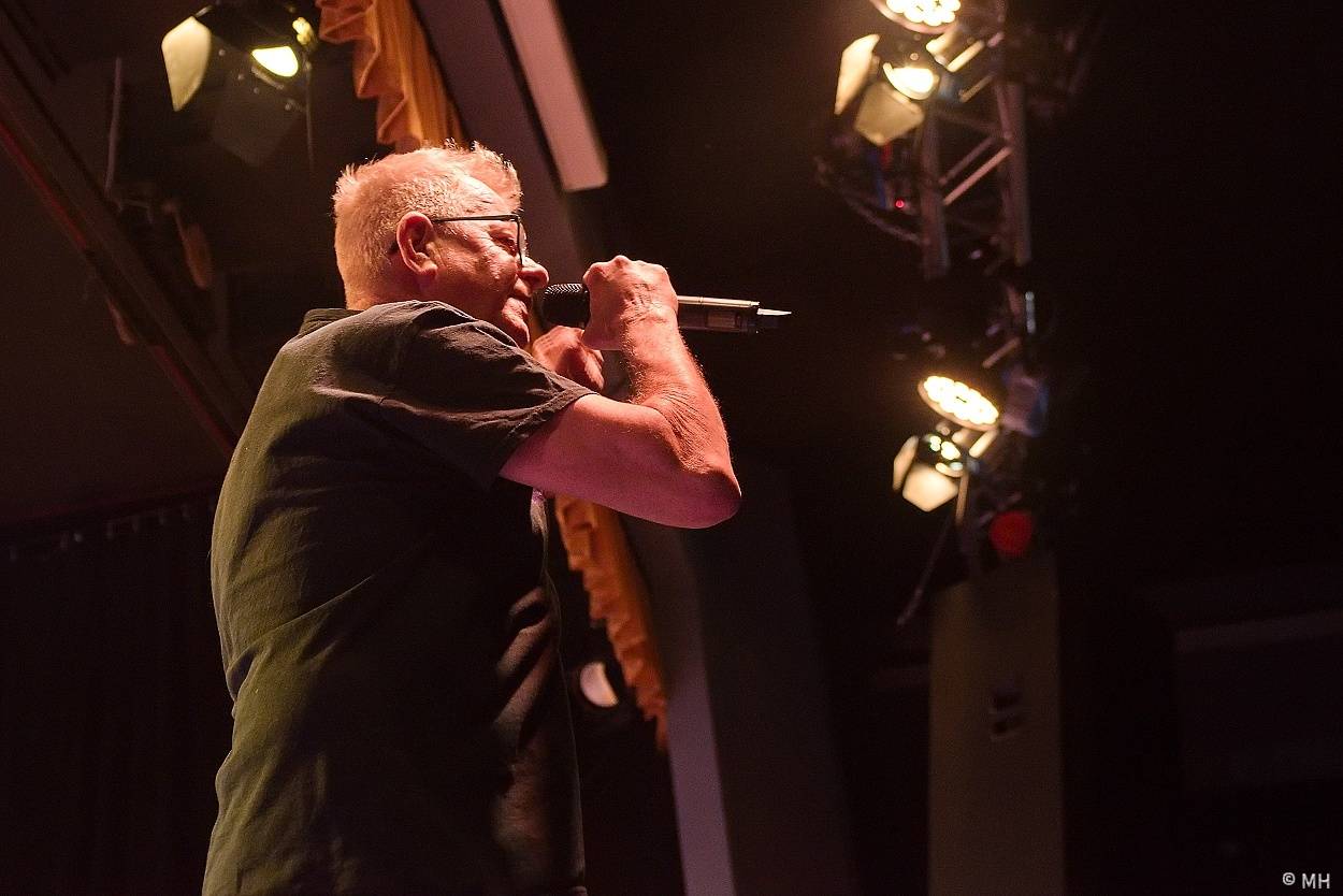 Mňága a Žďorp zahrála v Plzni, našla si tam sborové zpěvačky