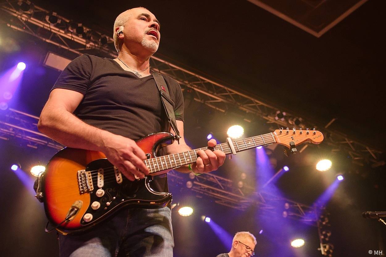 Mňága a Žďorp zahrála v Plzni, našla si tam sborové zpěvačky