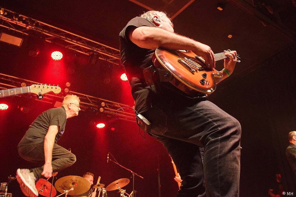 Mňága a Žďorp zahrála v Plzni, našla si tam sborové zpěvačky