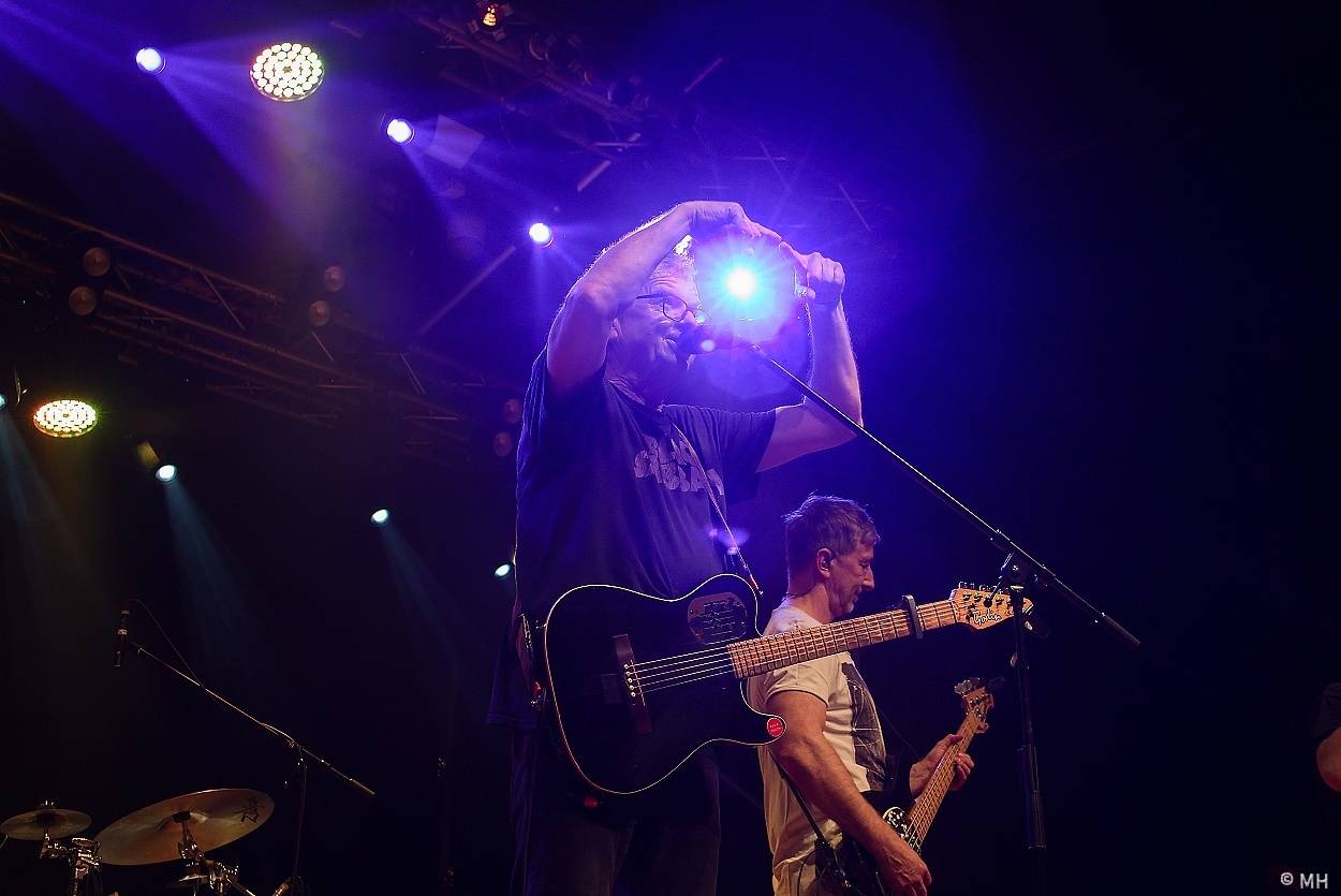 Mňága a Žďorp zahrála v Plzni, našla si tam sborové zpěvačky