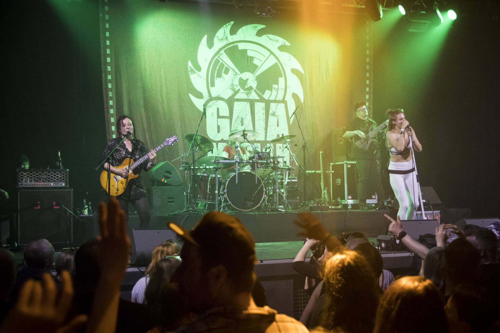 Gaia Mesiah rozvlnila klub Roxy a pokřtila nové album Vlnobytí