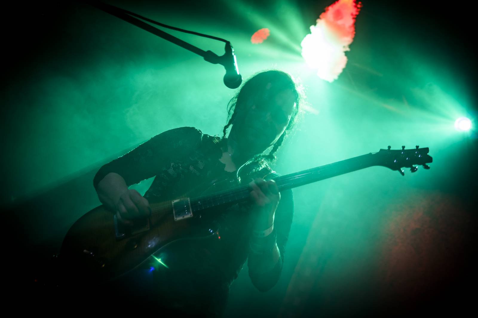 Gaia Mesiah rozvlnila klub Roxy a pokřtila nové album Vlnobytí