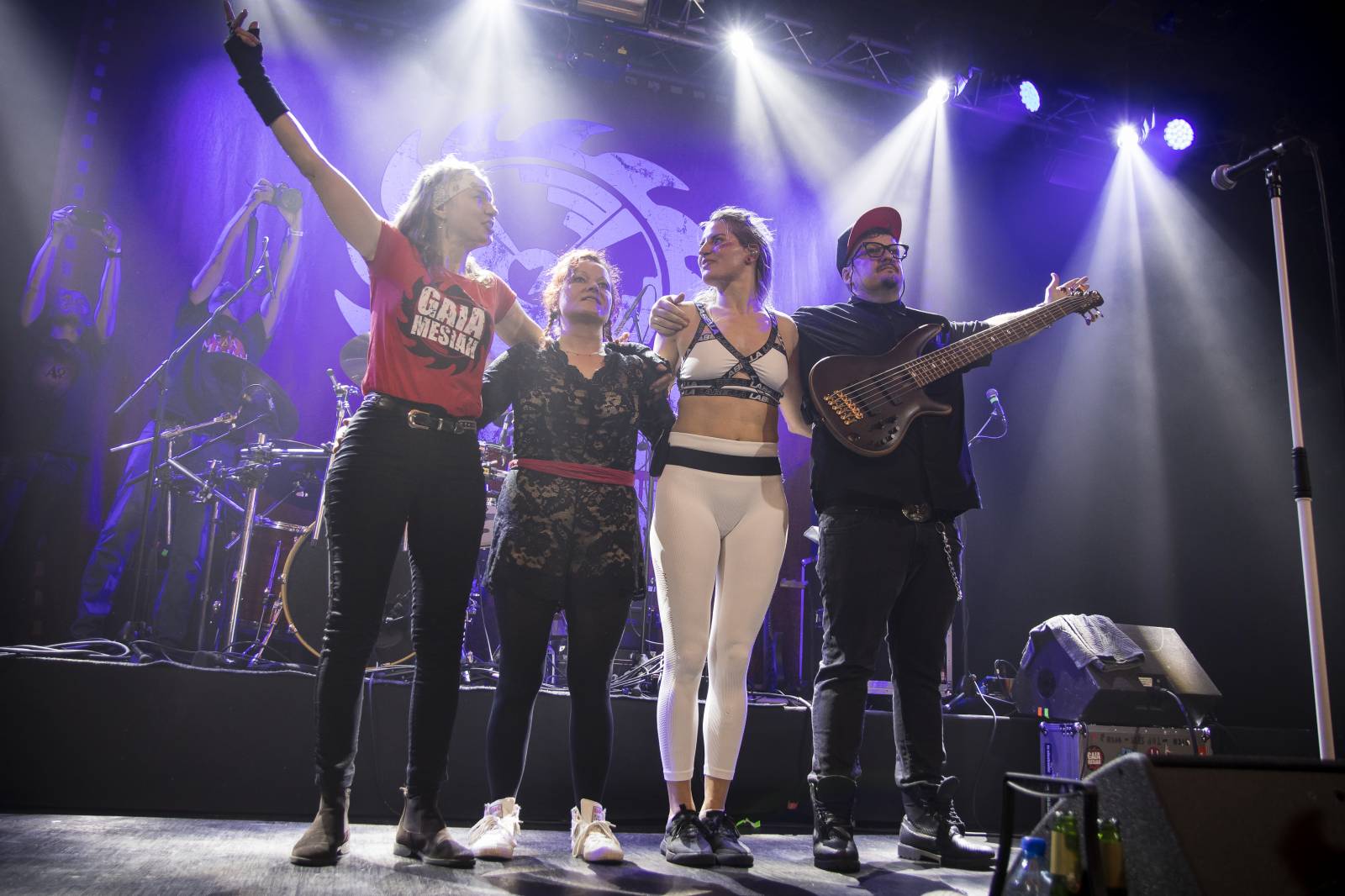 Gaia Mesiah rozvlnila klub Roxy a pokřtila nové album Vlnobytí