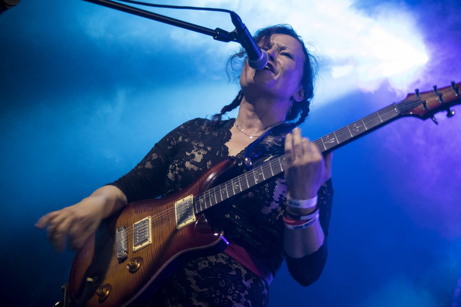 Gaia Mesiah rozvlnila klub Roxy a pokřtila nové album Vlnobytí