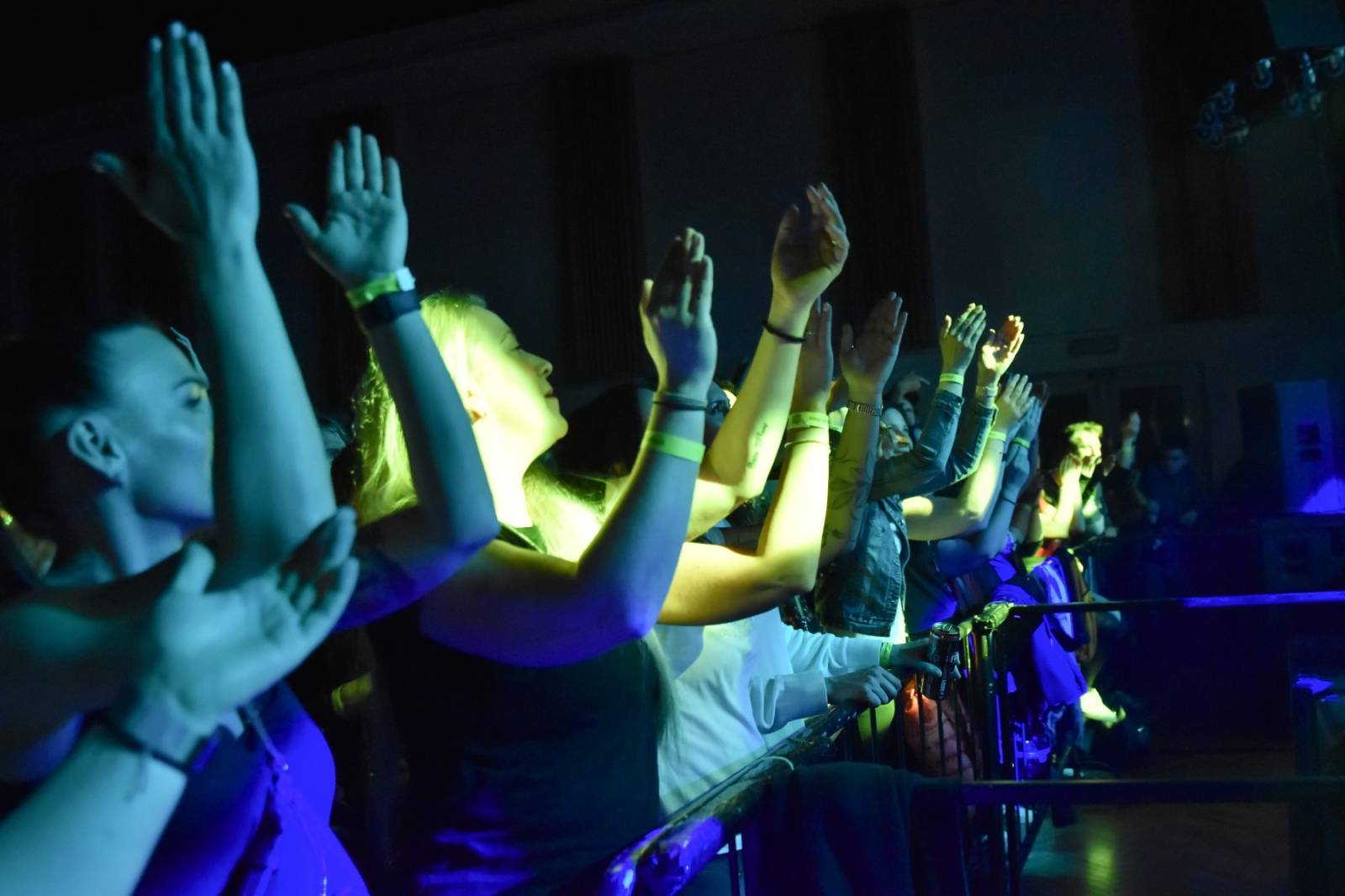 UDG zaplnili plzeňskou Šeříkovku, přivezli s sebou Pekaře s novou sestavou