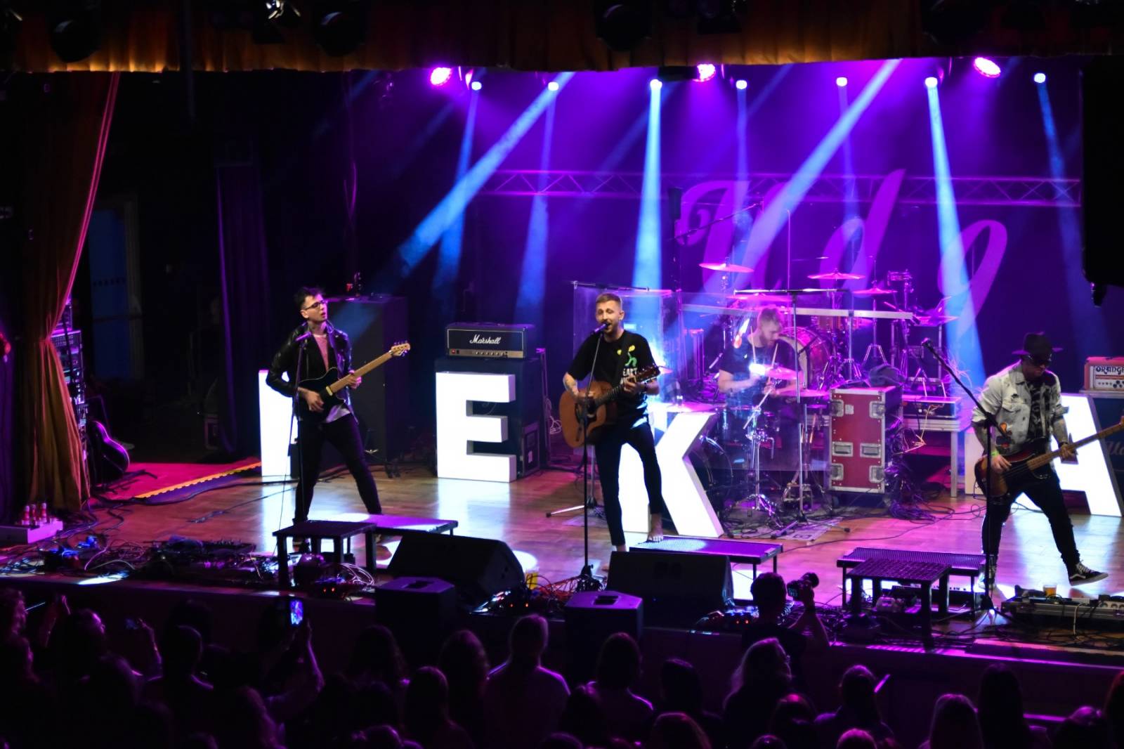 UDG zaplnili plzeňskou Šeříkovku, přivezli s sebou Pekaře s novou sestavou