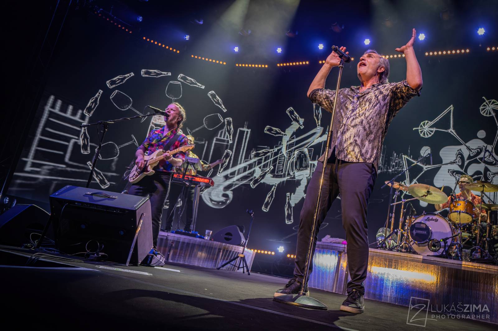 Mig 21 oslavili čtvrtstoletí vyprodaným koncertem ve Foru Karlín