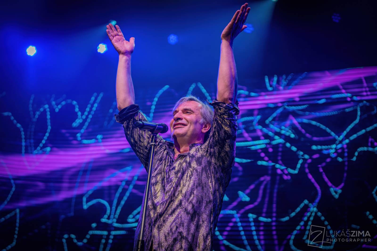 Mig 21 oslavili čtvrtstoletí vyprodaným koncertem ve Foru Karlín