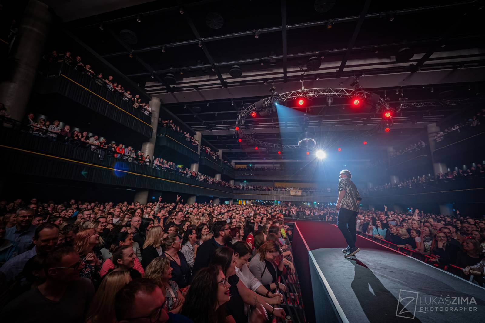Mig 21 oslavili čtvrtstoletí vyprodaným koncertem ve Foru Karlín