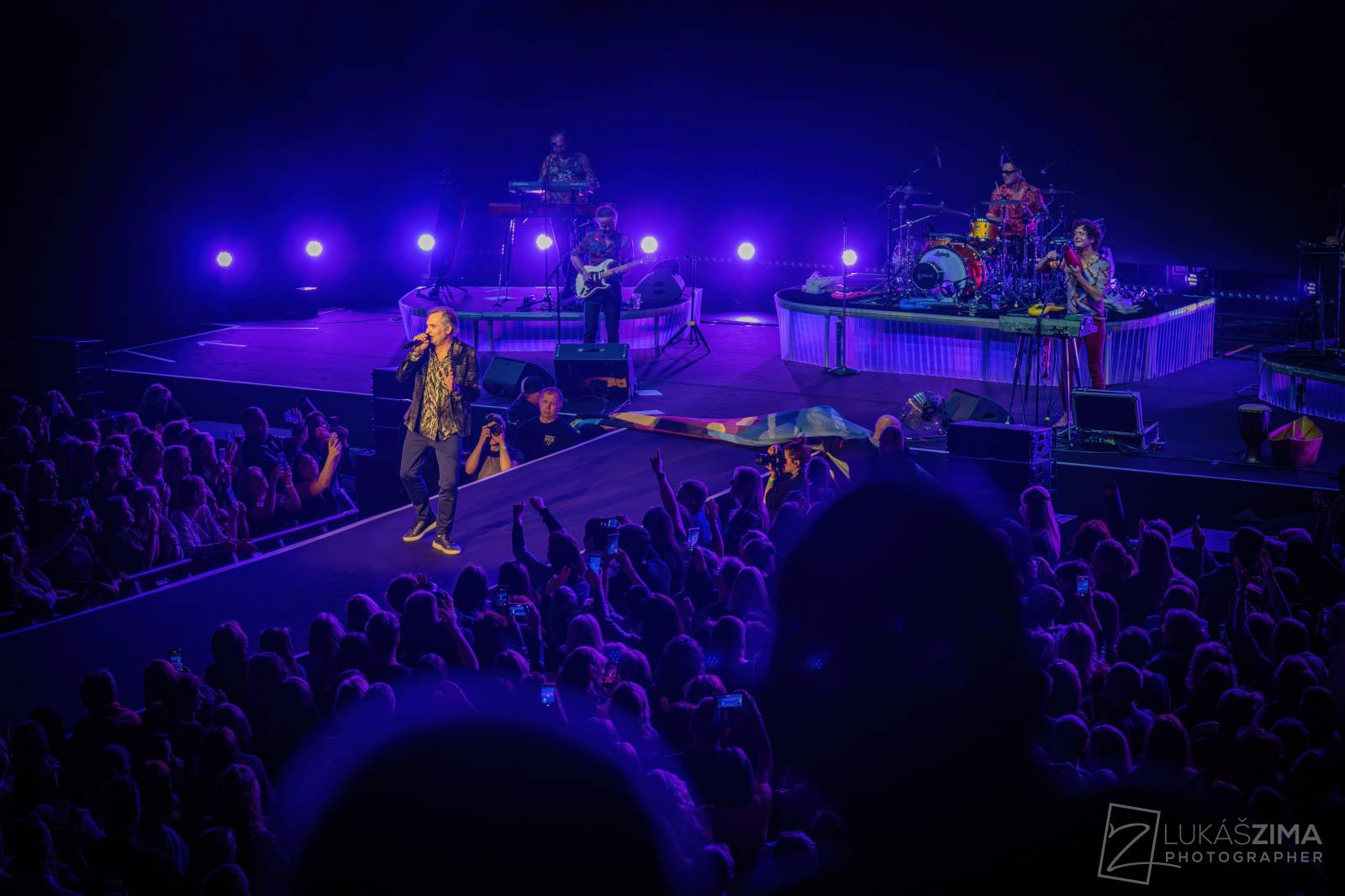 Mig 21 oslavili čtvrtstoletí vyprodaným koncertem ve Foru Karlín