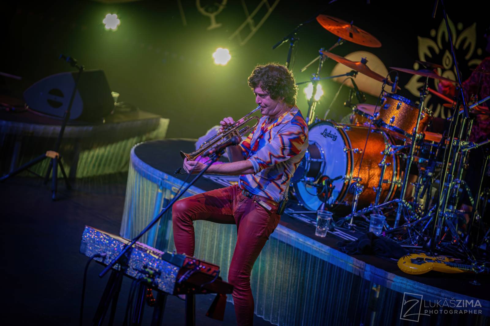 Mig 21 oslavili čtvrtstoletí vyprodaným koncertem ve Foru Karlín