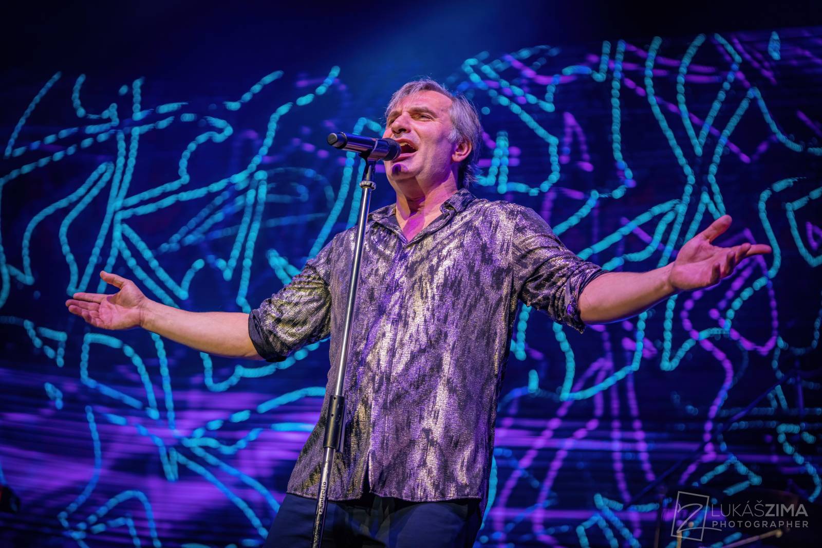 Mig 21 oslavili čtvrtstoletí vyprodaným koncertem ve Foru Karlín