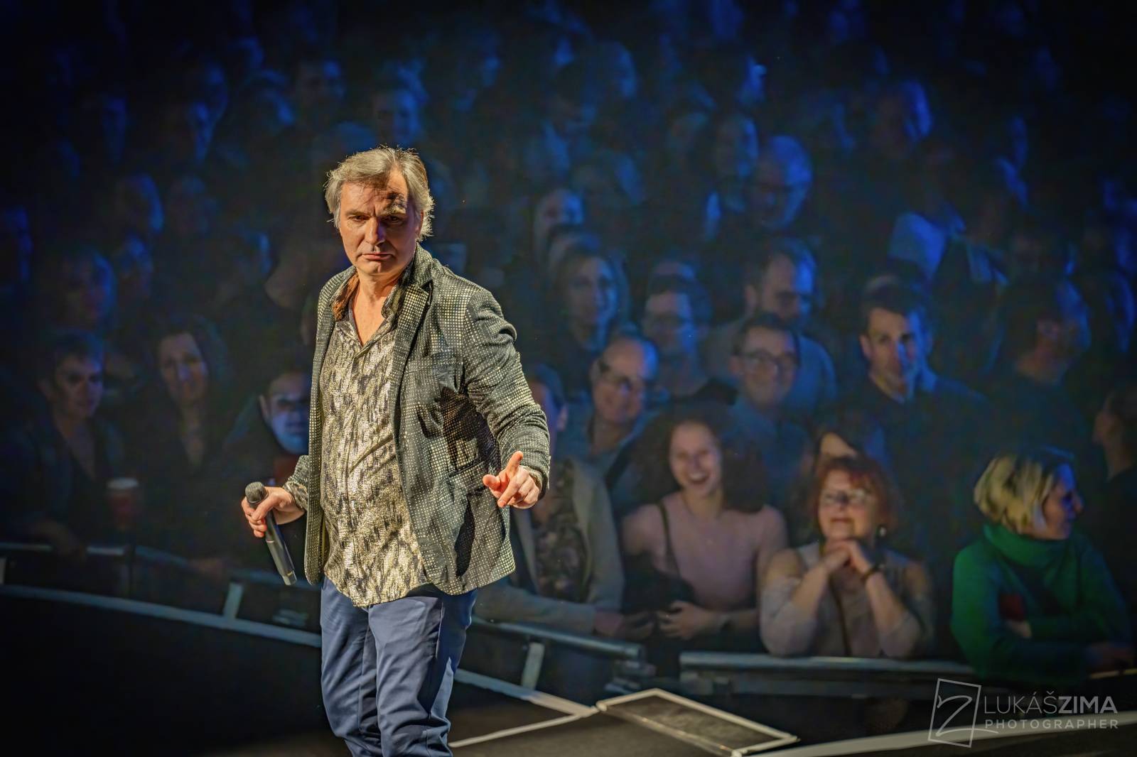 Mig 21 oslavili čtvrtstoletí vyprodaným koncertem ve Foru Karlín