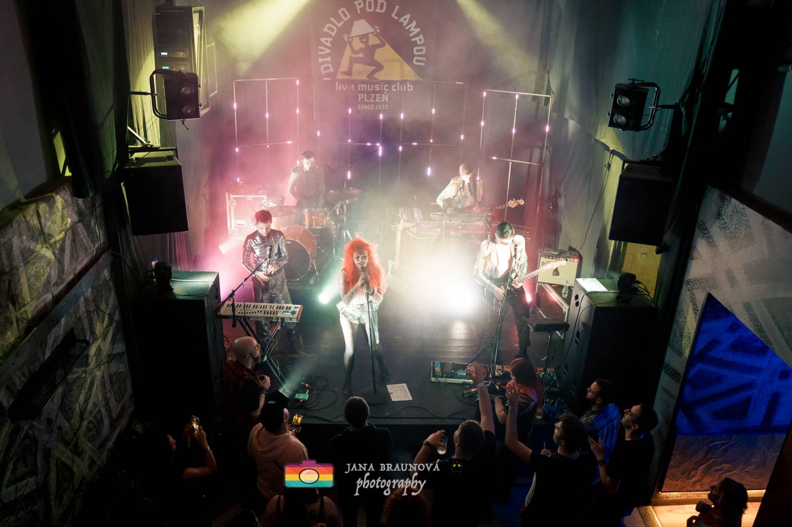 MYDY přivezli do Plzně plno energie, Žofie neváhala jít mezi fanoušky