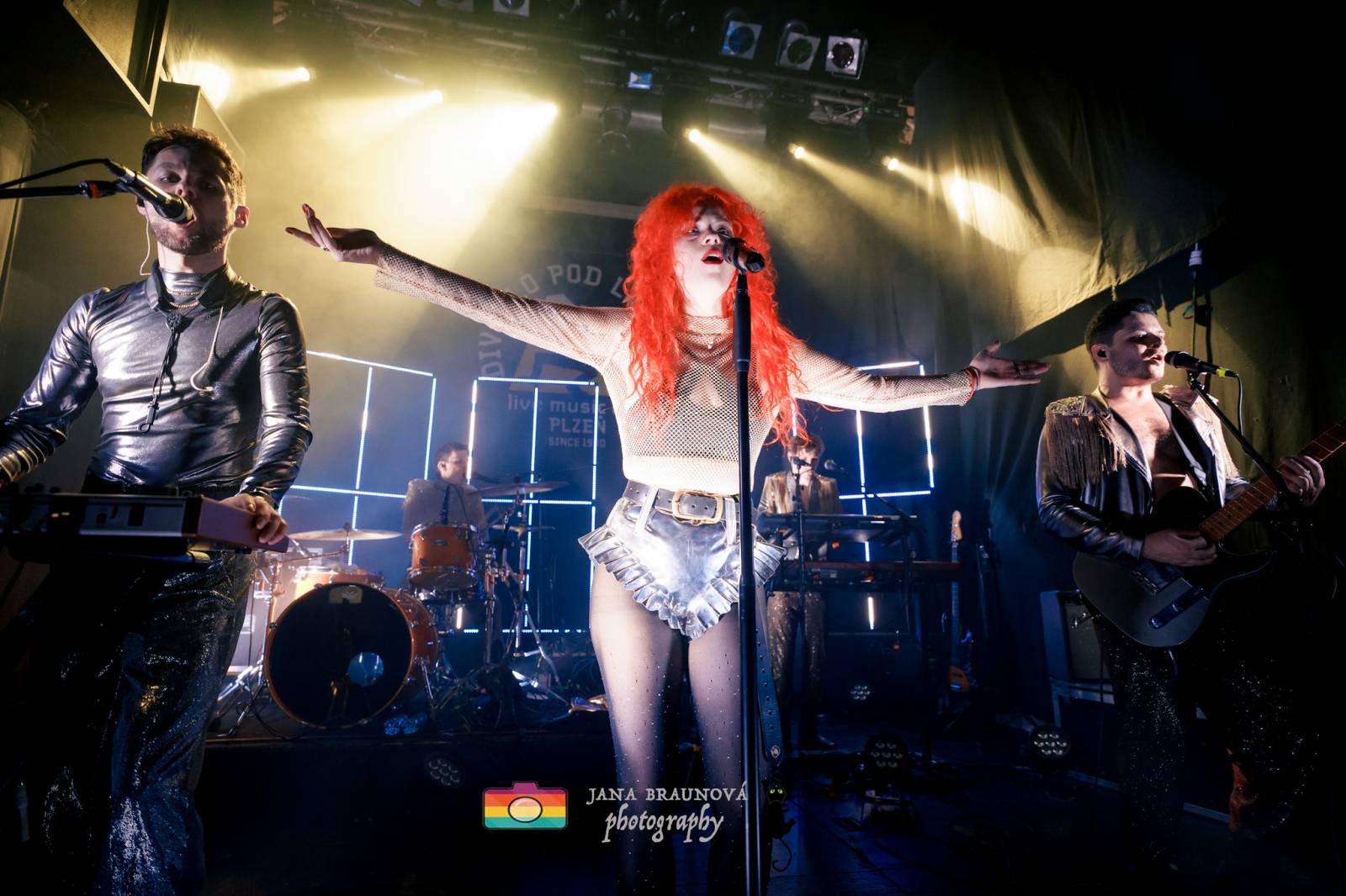 MYDY přivezli do Plzně plno energie, Žofie neváhala jít mezi fanoušky