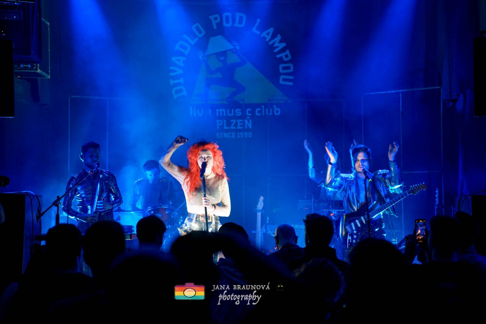 MYDY přivezli do Plzně plno energie, Žofie neváhala jít mezi fanoušky