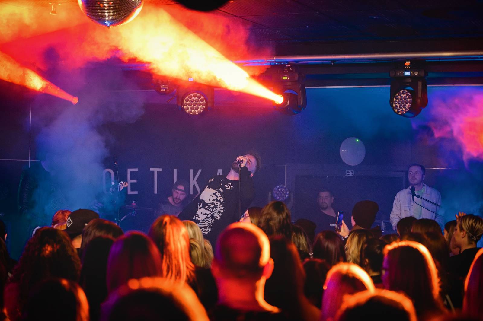 Poetika zavítala do rodného Velkého Meziříčí, Ondřej Brejška tam oslavil třicátiny