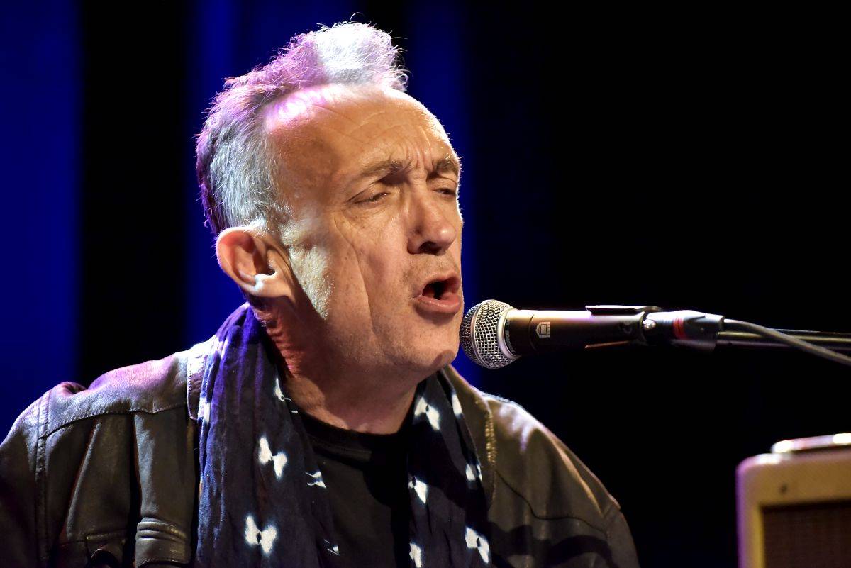 Kytarista Roberta Planta Justin Adams zahrál v pražském Paláci