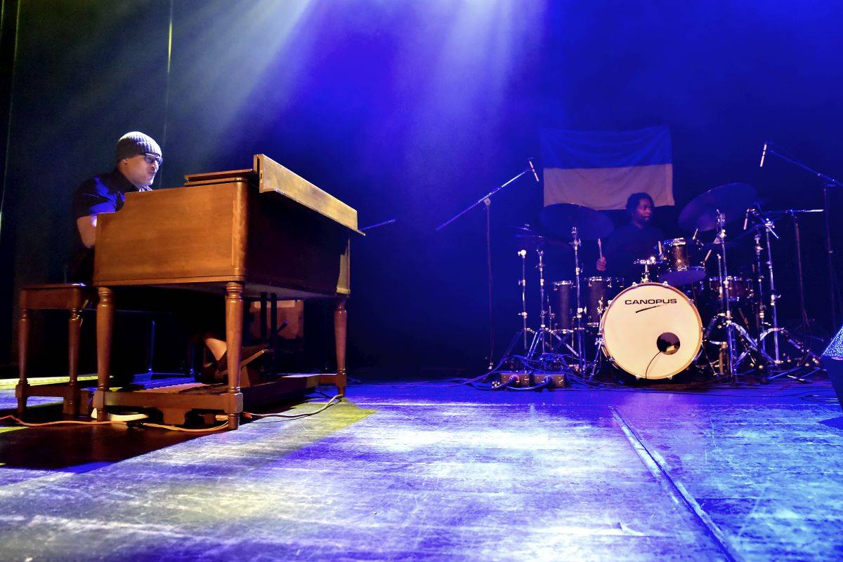 Palác Akropolis patřil jazzu. Zahrál tam kytarista Marc Ribot