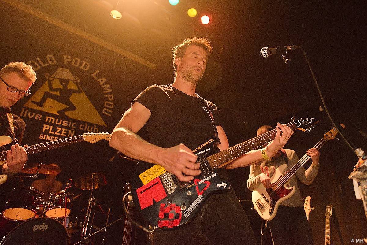 Absolutní neklid zahájil sezónu, s Řekou vystoupil v Plzni