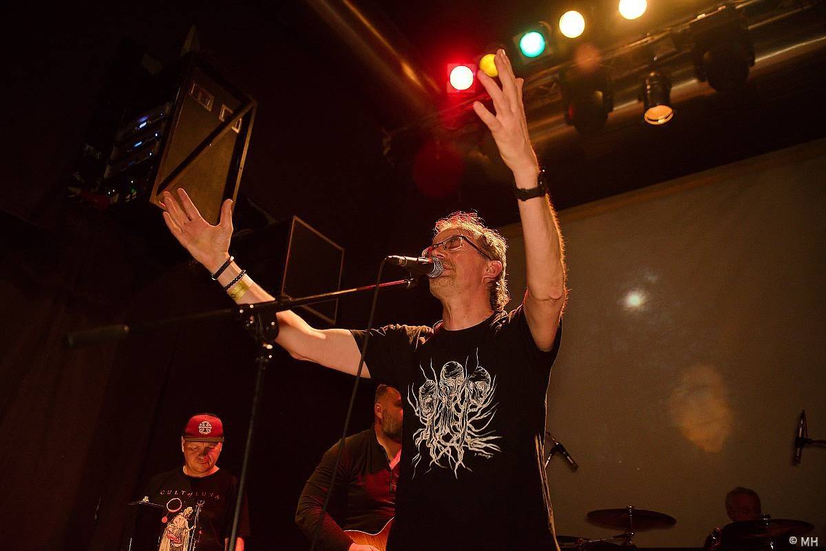 Absolutní neklid zahájil sezónu, s Řekou vystoupil v Plzni