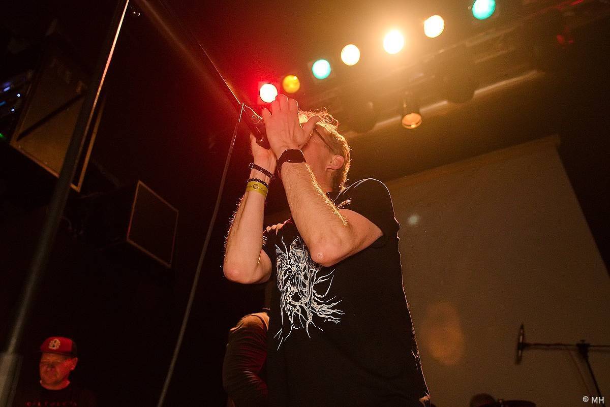 Absolutní neklid zahájil sezónu, s Řekou vystoupil v Plzni