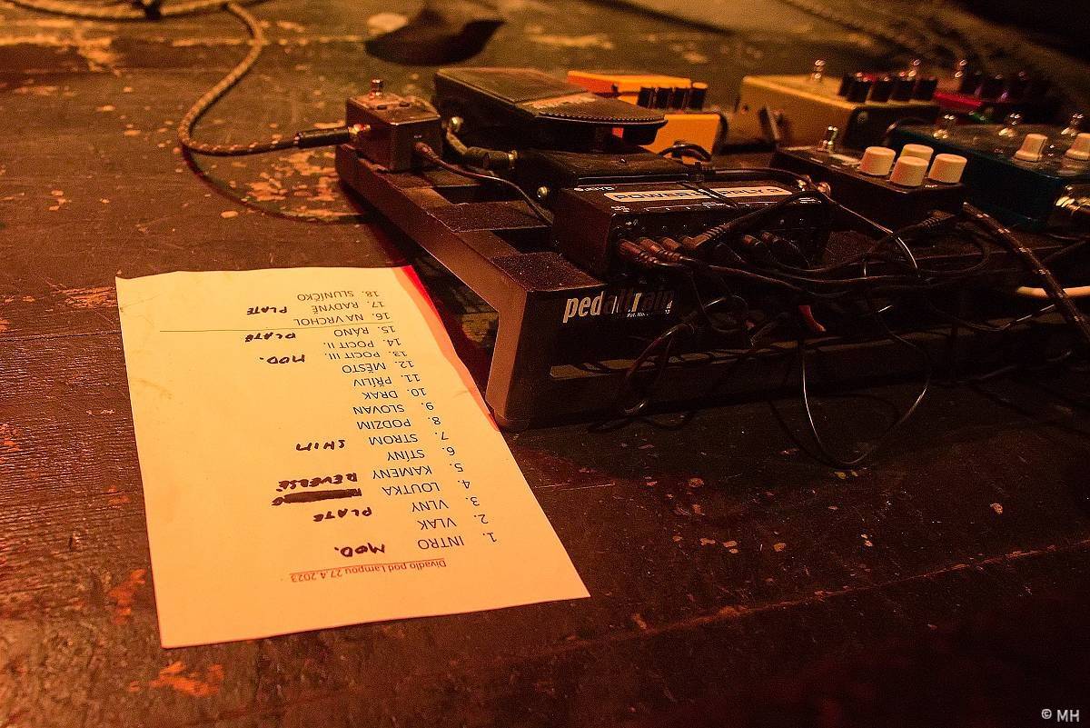 Absolutní neklid zahájil sezónu, s Řekou vystoupil v Plzni