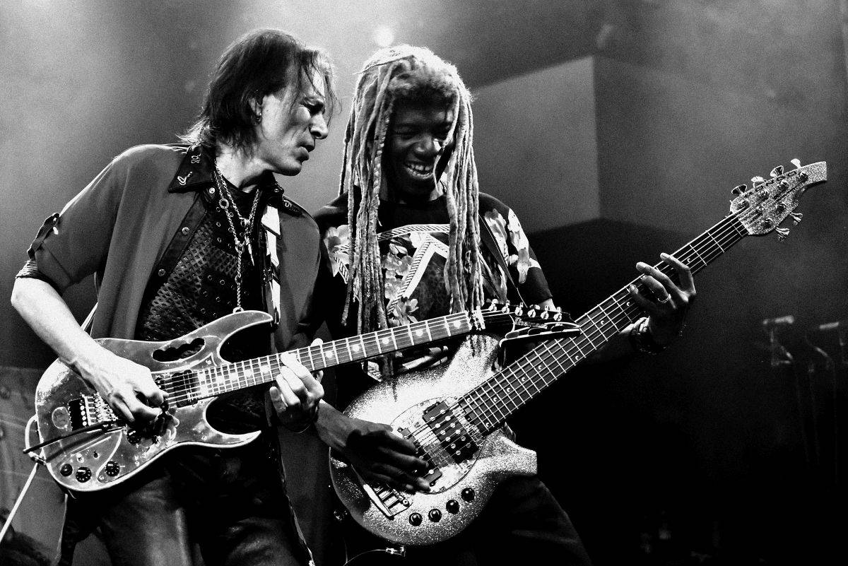 Steve Vai řádil ve vyprodaném Lucerna Music Baru