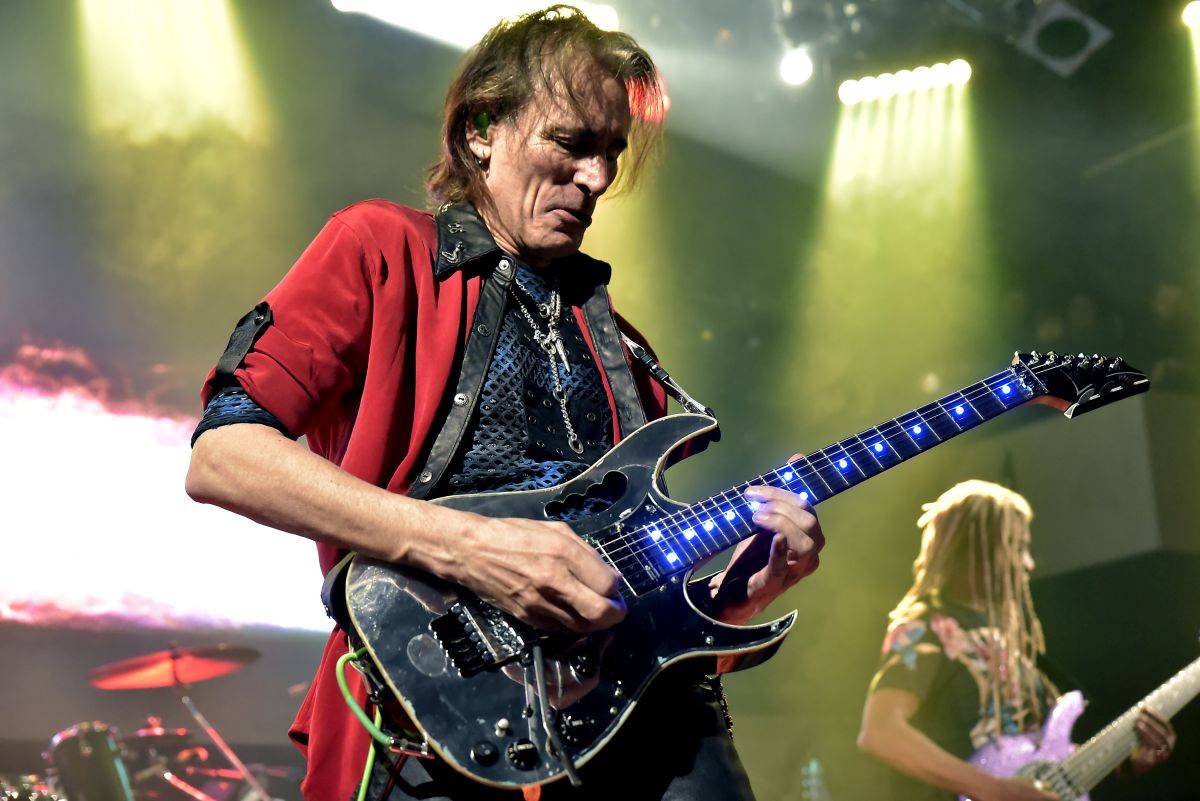 Steve Vai řádil ve vyprodaném Lucerna Music Baru
