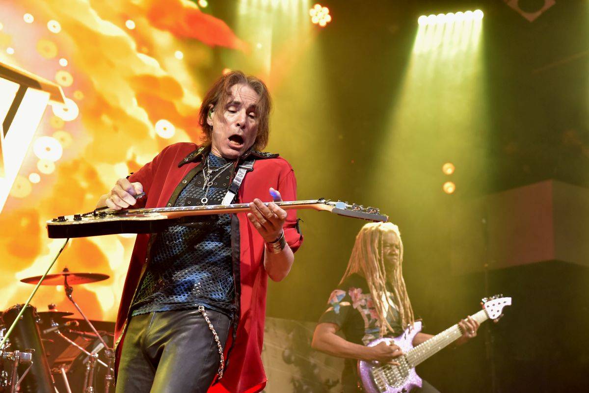 Steve Vai řádil ve vyprodaném Lucerna Music Baru