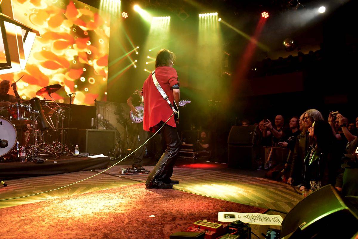 Steve Vai řádil ve vyprodaném Lucerna Music Baru