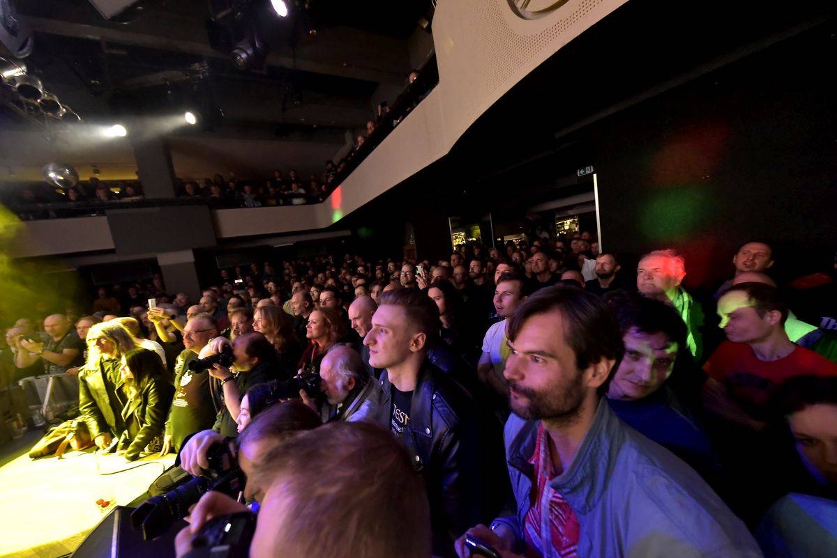 Steve Vai řádil ve vyprodaném Lucerna Music Baru