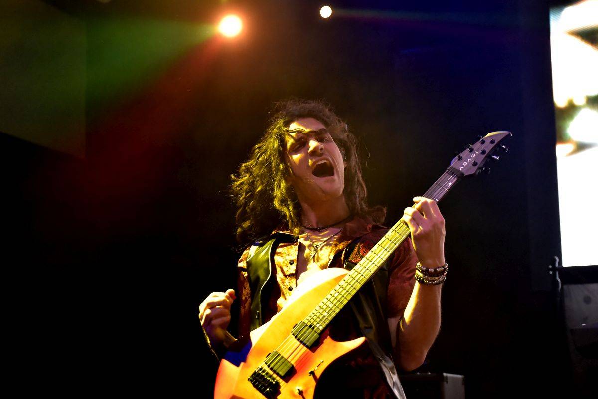 Steve Vai řádil ve vyprodaném Lucerna Music Baru