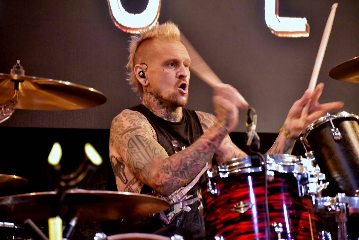 Steve Vai řádil ve vyprodaném Lucerna Music Baru