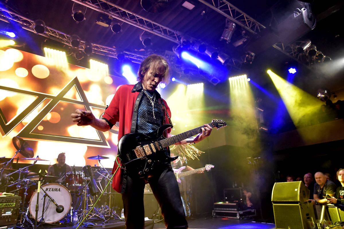 Steve Vai řádil ve vyprodaném Lucerna Music Baru