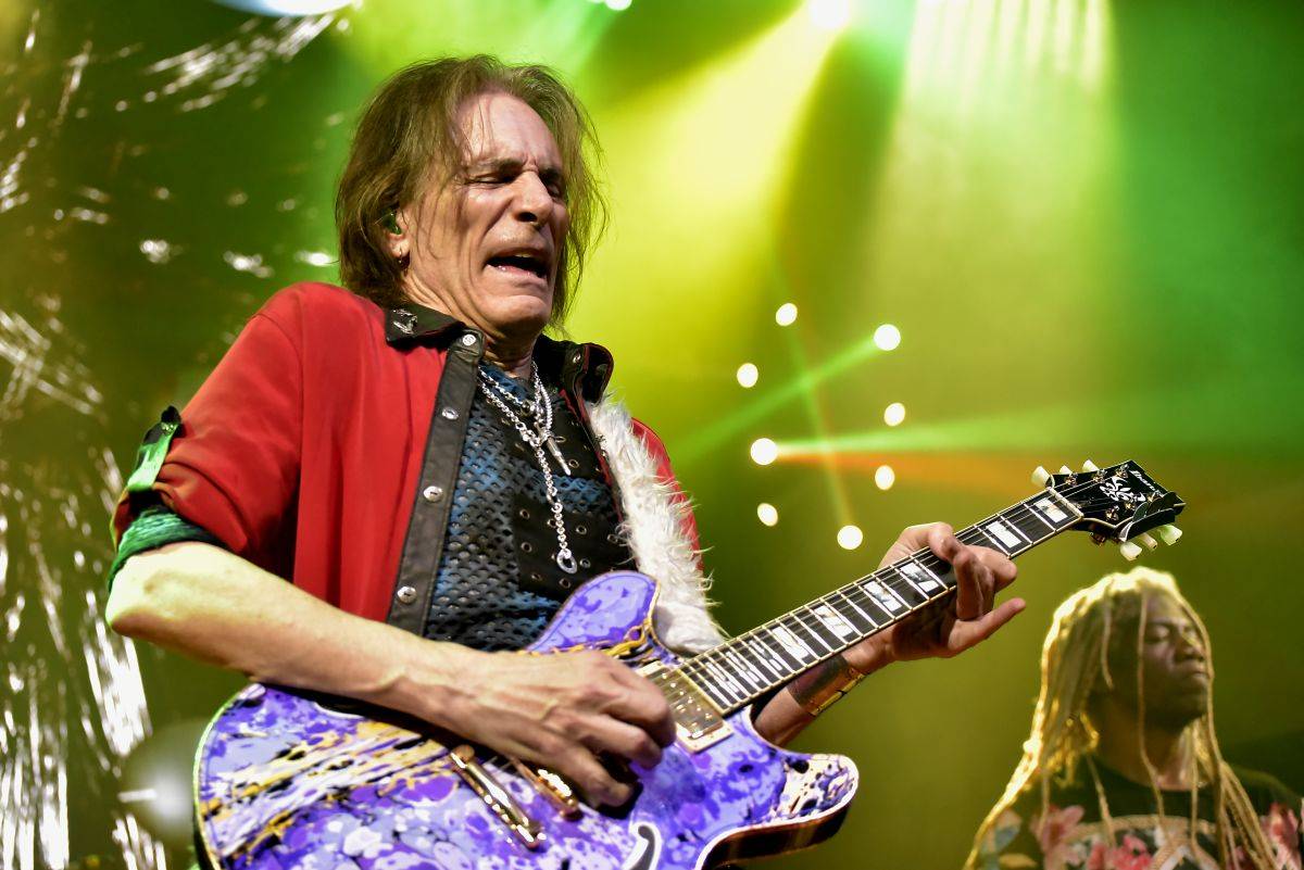 Steve Vai řádil ve vyprodaném Lucerna Music Baru