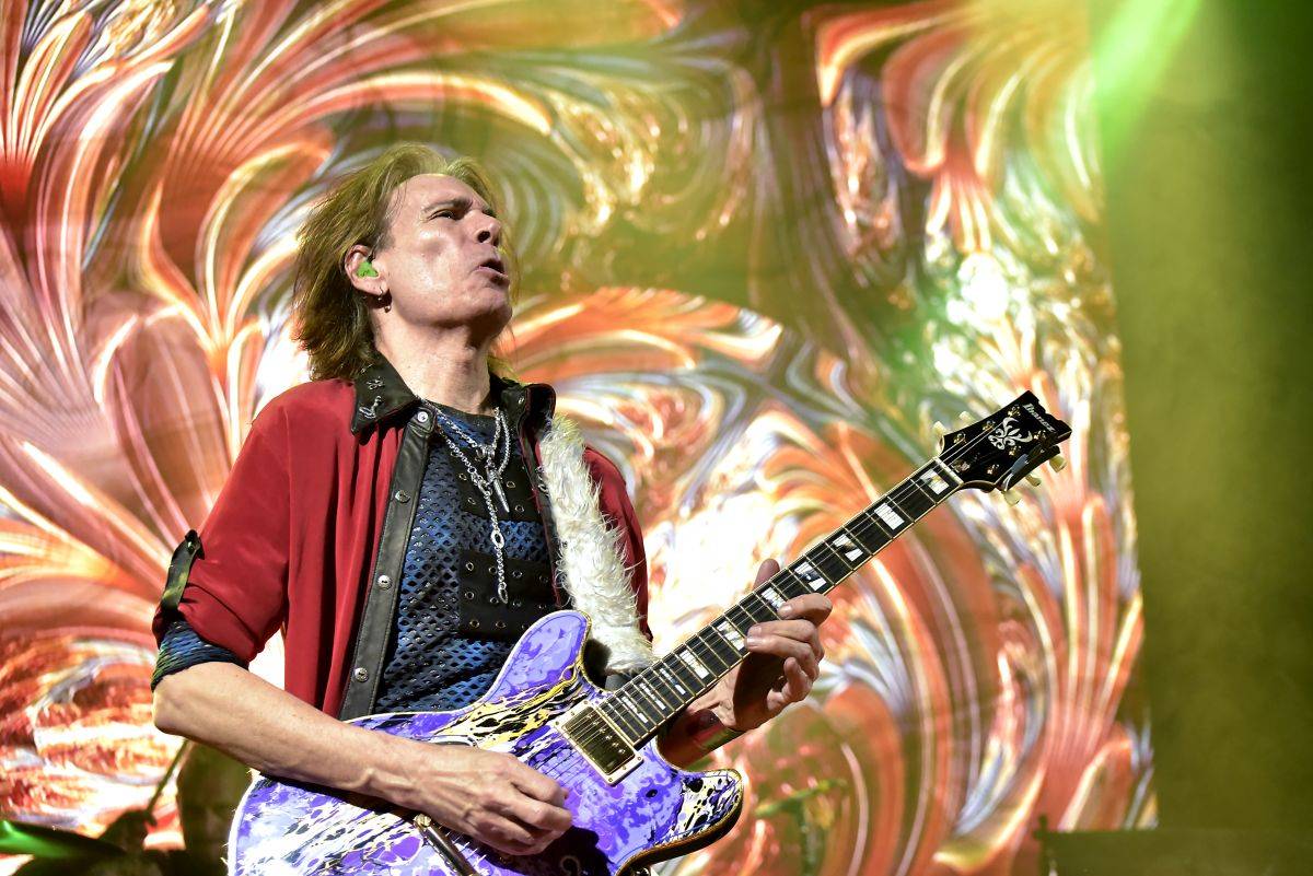 Steve Vai řádil ve vyprodaném Lucerna Music Baru