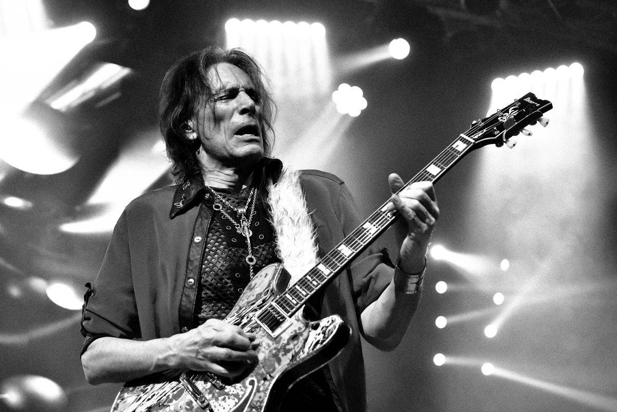 Steve Vai řádil ve vyprodaném Lucerna Music Baru
