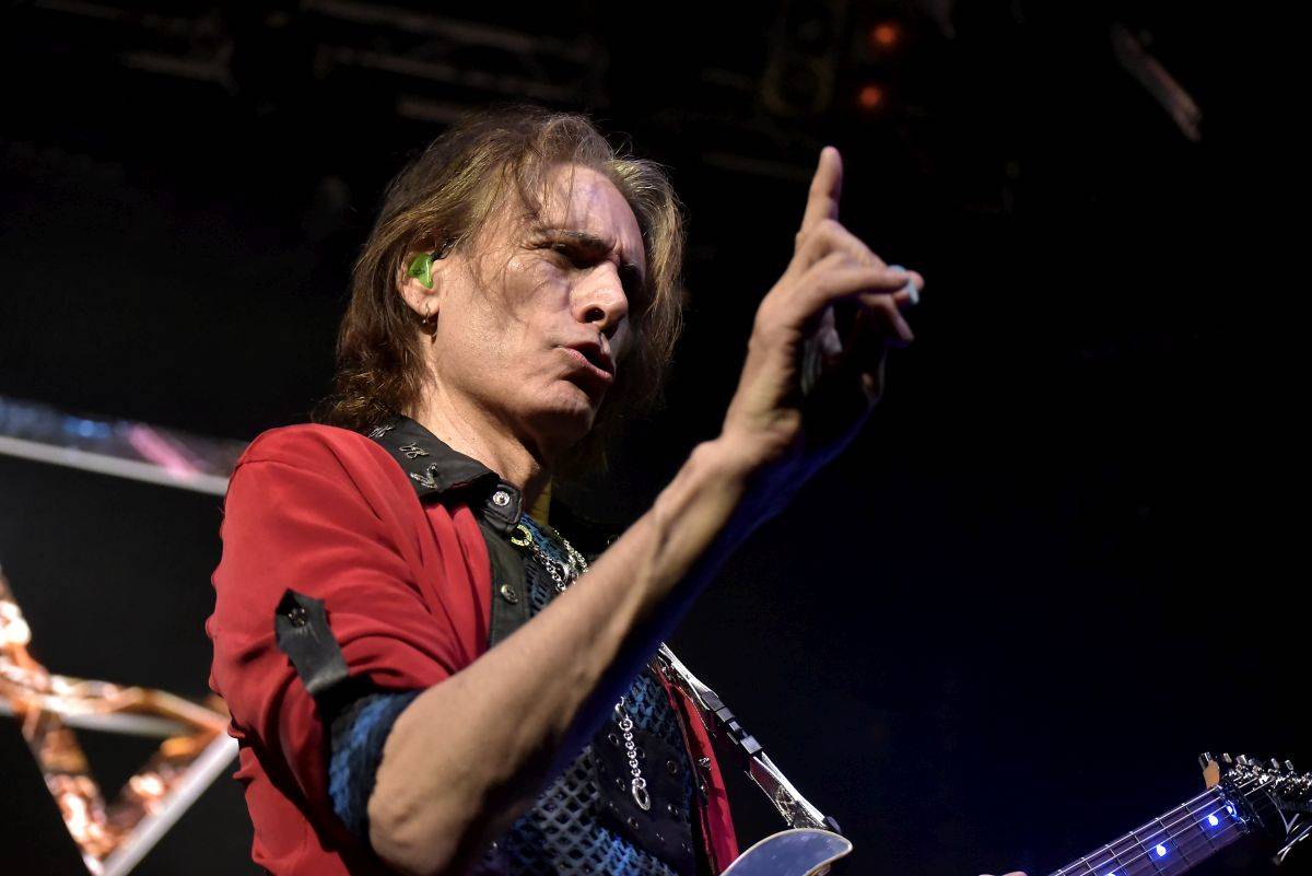 Steve Vai řádil ve vyprodaném Lucerna Music Baru