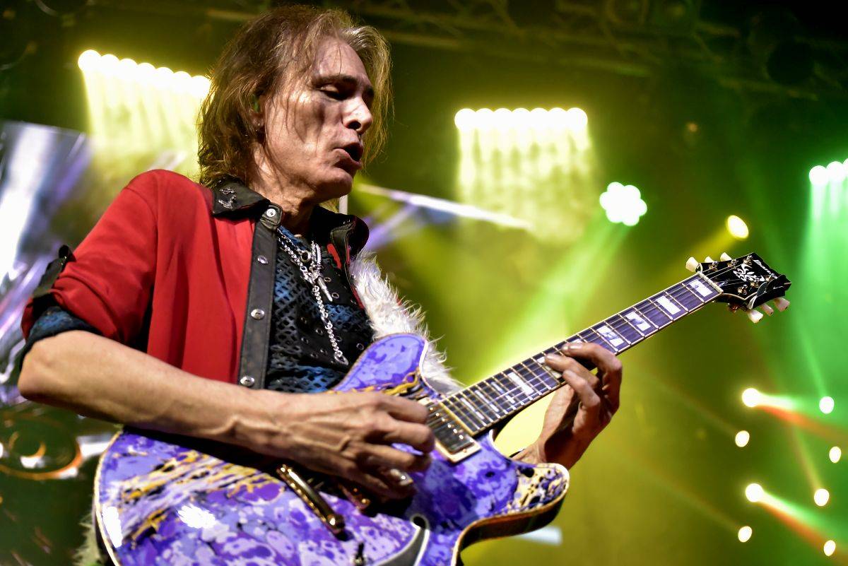 Steve Vai řádil ve vyprodaném Lucerna Music Baru