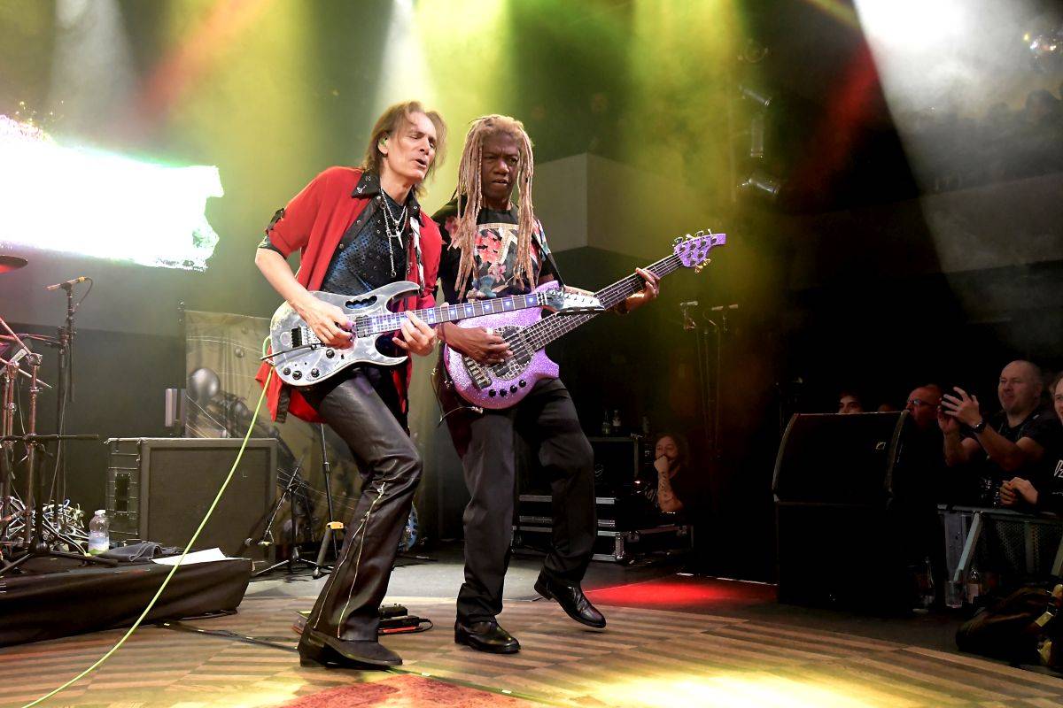 Steve Vai řádil ve vyprodaném Lucerna Music Baru