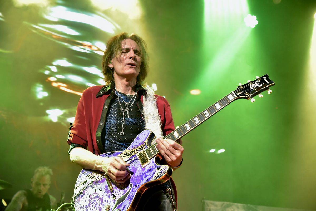 Steve Vai řádil ve vyprodaném Lucerna Music Baru