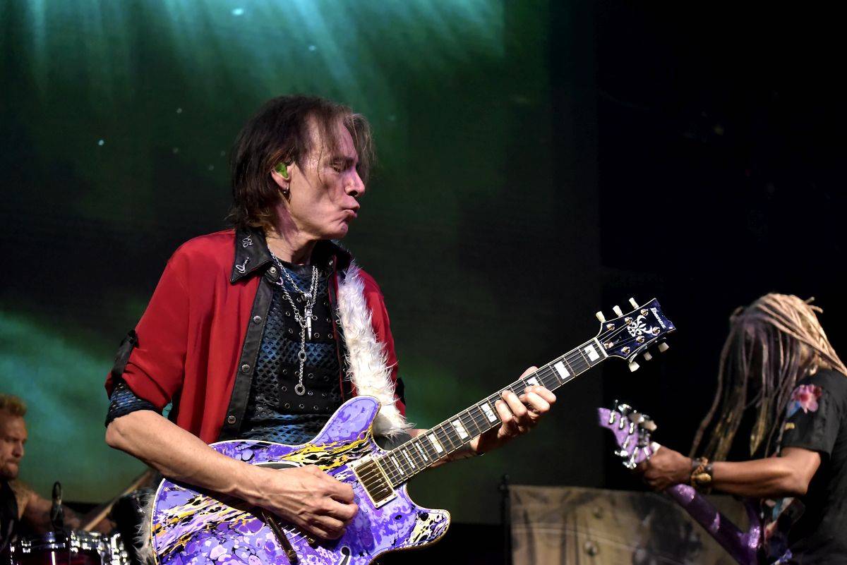 Steve Vai řádil ve vyprodaném Lucerna Music Baru