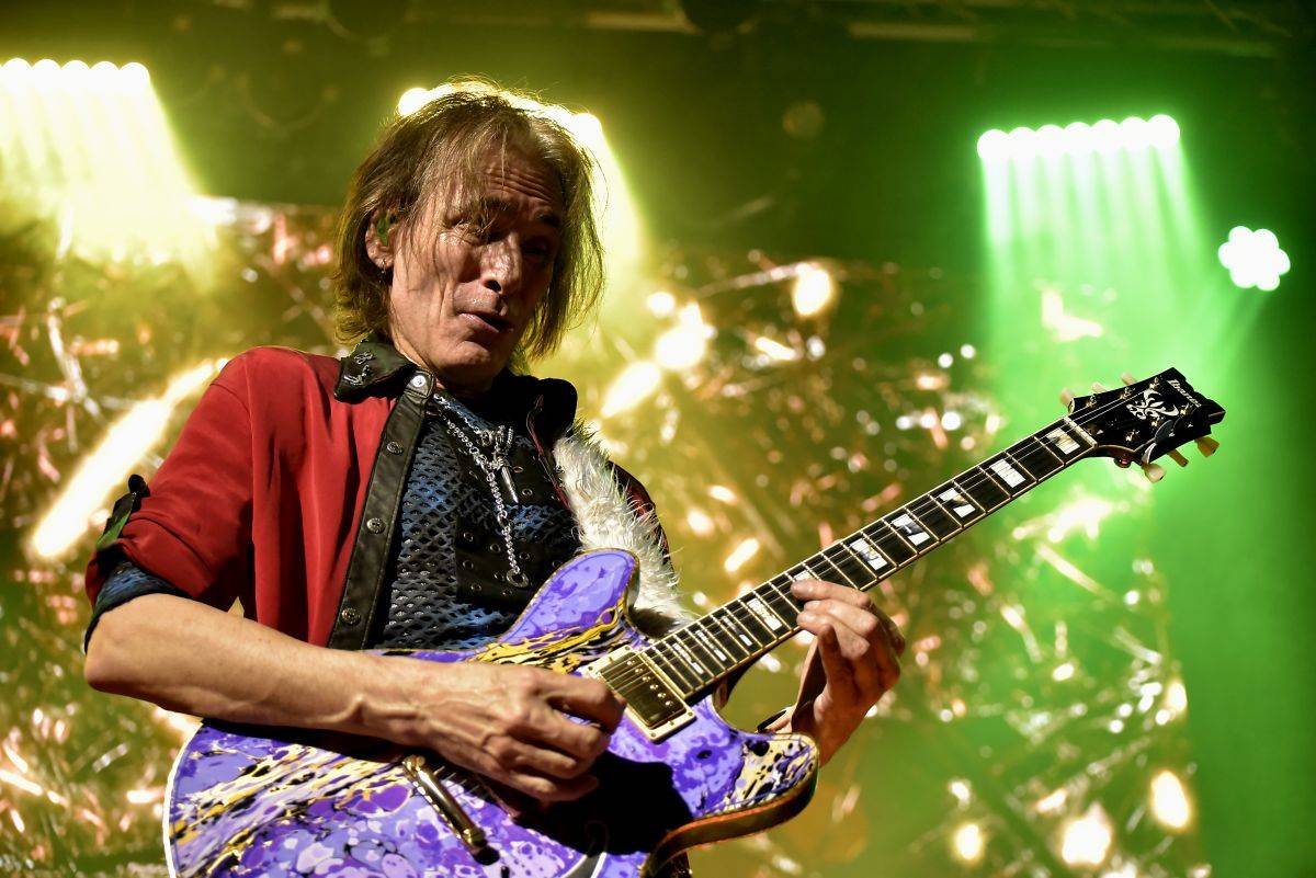 Steve Vai řádil ve vyprodaném Lucerna Music Baru