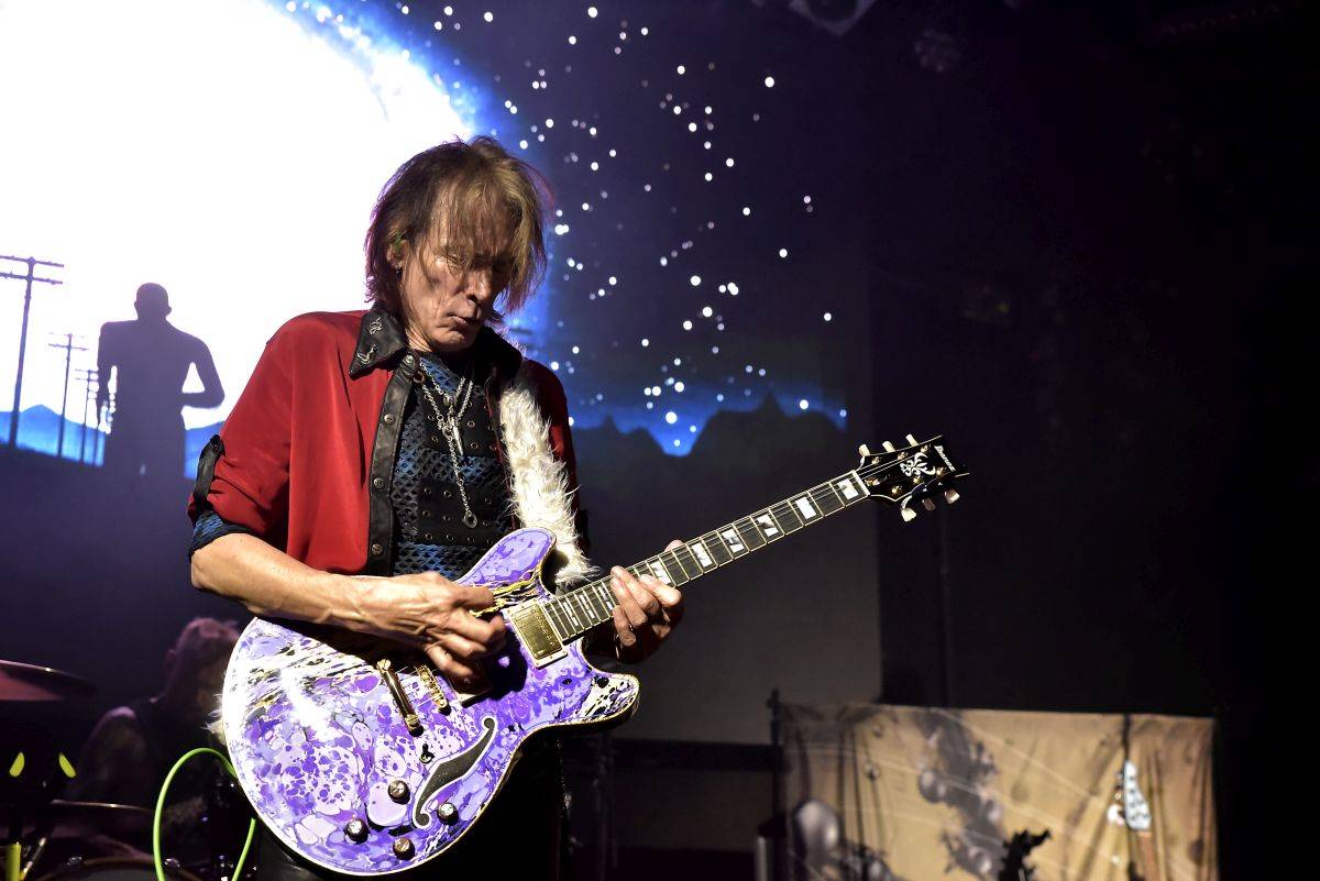 Steve Vai řádil ve vyprodaném Lucerna Music Baru